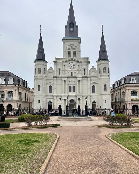 Another New Orleans first for me is Jackson Square. Yes, I’ve driven by it and even walked around it but never stopped—it is worth the stop. Located in the French Quarter, the statue in the center is of Andrew Jackson, the general who led the battle of New Orleans against the British. The church is St. Louis Cathedral or, officially, Cathedral-Basilica of Saint Louis, King of France, and is the oldest active cathedral in the United States. It's sinking, by the way. That's what the friend... Saint Louis Cathedral New Orleans, Battle Of New Orleans, St Louis Cathedral, Cathedral Basilica, Jackson Square, Andrew Jackson, The French Quarter, French Quarter, Saint Louis