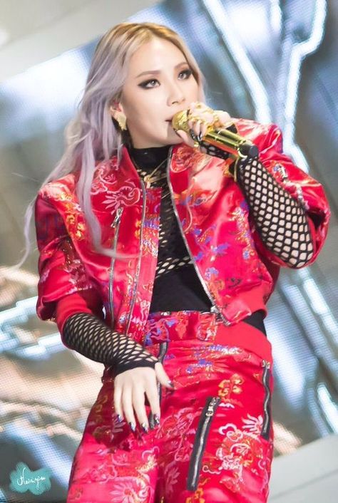 2Ne1 ☮ Cl @kathrynglee123 Follow me for more pins like these!!! Cl Outfits, Cl Kpop, Asian Baddie, 2ne1 Cl, Cl 2ne1, Lee Chaerin, Cl Fashion, Sandara Park, Kpop Girl Bands