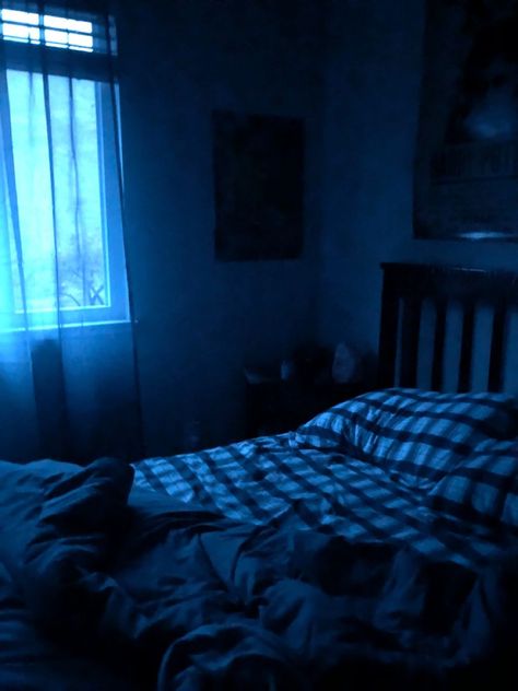 Blue Hour Rain Aesthetic, Blue Hour Bedroom Aesthetic, Bed Blue Aesthetic, Dark Blue House Aesthetic, Blue Sleep Aesthetic, Midnight Room Aesthetic, Rainy Bedroom Aesthetic, Anemoiacore Aesthetic, Sleepcore Aesthetic