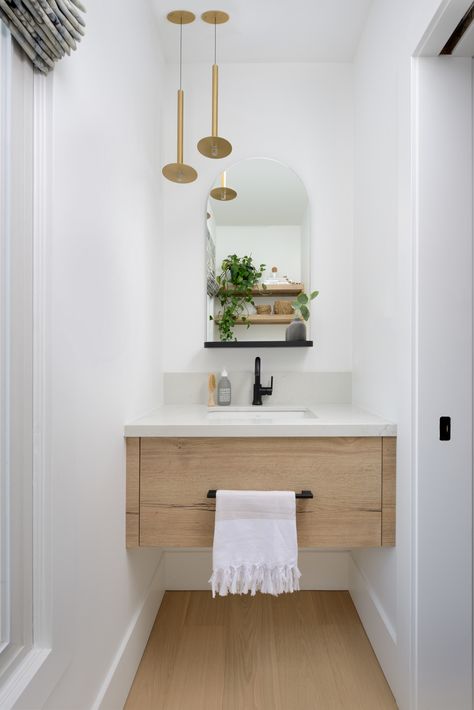 24  Floating Bathroom Vanity Ideas ( SLEEK & FUNTIONAL ) Floating Vanity Ideas, Floating Vanity Bathroom, Floating Bathroom Sink, Small Half Bathroom, Bathroom Vanity Ideas, Powder Room Sink, Floating Bathroom Vanities, Unique Bathroom Vanity, Small Bathroom Layout