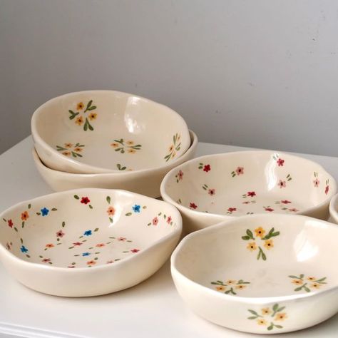 Plates and bowls set