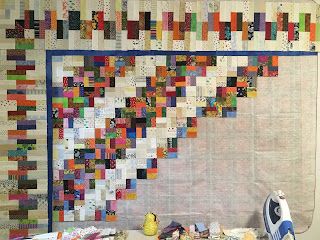 Quilt Borders Ideas, Strip Quilting, Strip Quilt Patterns, Quilt Scraps, Crumb Quilt, Fall Sewing, Scrappy Quilt Patterns, Charm Quilt, String Quilts