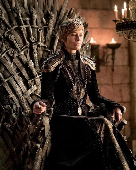 New photo of Cersei in season 8. ALSO ALSO ALS Cersei Lannister Wallpaper, Cercei Lannister, Lannister Art, Game Of Thrones Queen, Game Of Thrones Cersei, Queen Cersei, Game Of Thrones Outfits, The Iron Throne, Game Of Thrones Facts