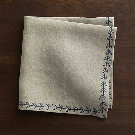 Embroidery Napkins, Cushion Embroidery, Fabric Napkin, Embroidered Napkins, 자수 디자인, Embroidery Craft, Hand Embroidery Patterns, Embroidery Inspiration, Hand Embroidery Designs