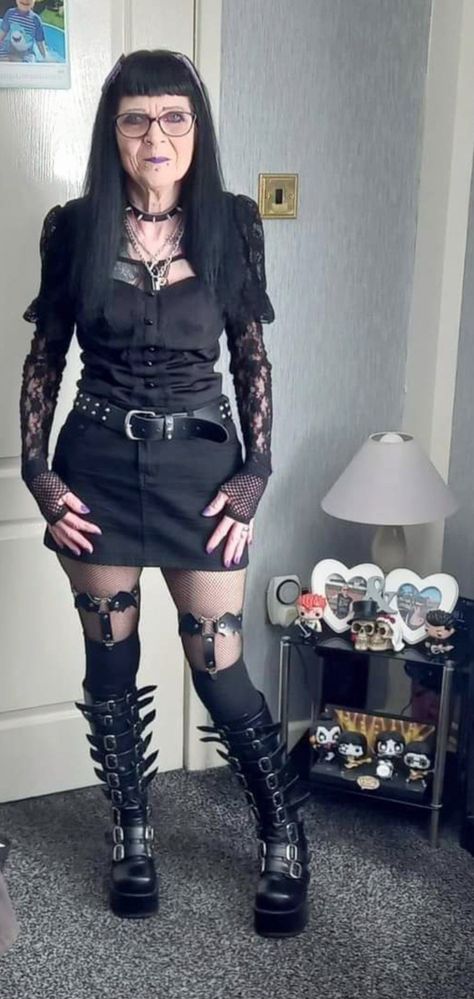 Goth Trad Goth Outfits, Goth Outfit Inspo, Goth Gf, Goth Look, Goth Women, Emo Outfits, Goth Aesthetic, Alt Fashion, Gothic Outfits