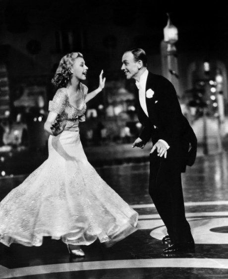 Ginger & Fred Tap Dancing.  She does everything he does only backwards, in high heels and a dress! Top Hat 1935, Radio Pictures, Fred Astaire Dancing, Fred And Ginger, Ginger Rogers, Shall We Dance, Shania Twain, Fred Astaire, Partner Dance