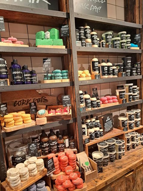 lush store aesthetic Lush Store Aesthetic, Lush Aesthetic, Lush Shop, Lush Store, Store Aesthetic, Lush Products, Bath Products, Private Party, Christmas Wishlist