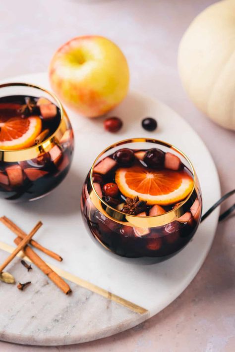 Bourbon Sangria Recipes, Sangria With Bourbon, Whiskey Sangria, Bourbon Sangria, Mac And Cheese Cupcakes, Fall Sangria Recipes, Red Sangria Recipes, Liquid Therapy, Apple Cider Punch