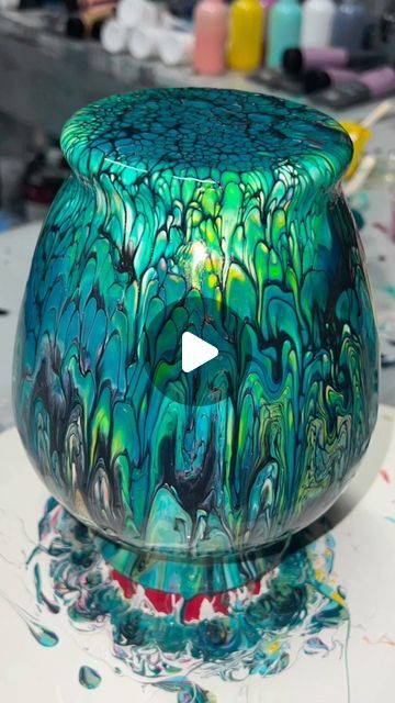 The Pour Mom on Instagram: "I’m for real in my feels right now…I’m OBSESSED with this bloom technique on vases! 😍 I think there’s a market for these…thoughts?? 🤔  #art #acrylicpour #acrylicpouringartist #acrylicpouring #acrylicpourart #acrylicpourartist #fluidart #fluidartwork #fluidartist #charlottenc #charlotteart #charlotteartist #thepourmom #uniquevase #flowervases" Acrylic Pouring Vase, Paint Pours For Beginners, Alcohol Ink Vases Diy, Paint Pouring On Glass Vase, Acrylic Paint Pouring For Beginners, Paint Pouring For Beginners, Vase Painting Ideas, Pour Painting Ideas, Florida Crafts