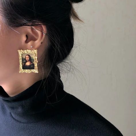 The Mona Lisa Cameo Earrings Fine Art Earrings Art History Jewelry Famous Oil Painting Jewelry Iconic Art Leonardo Da Vinci Vintage Painting Earrings, History Jewelry, Memorable Jewelry, Daly City, Aesthetic Earrings, Edgy Earrings, Cameo Earrings, Art Earrings, Unusual Earrings