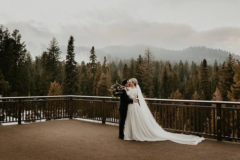 Tenaya Lodge at Yosemite Wedding Venue Destination Wedding CA 93623 Yosemite Wedding Venues, Snowy Winter Wedding, California Honeymoon, Yosemite California, Forest Engagement, Yosemite Wedding, California Wedding Venues, Ceremony Seating, Northern California Wedding