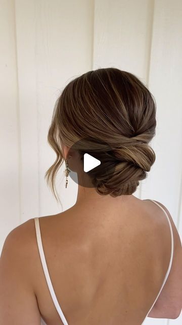 Bridal Shower Hair Updo, Curly Bridal Updo With Veil, Fine Hair Updo Wedding, Low Wedding Updo, High Bun Bridal Hair, Low Updo Wedding Hair, Tea Ceremony Hair, Timeless Bridal Hair, Low Bun Bridal