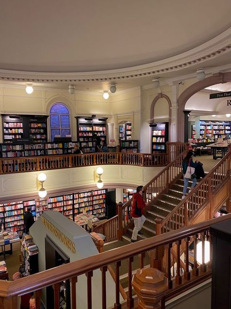 City Shopping Aesthetic, Library In London, Books Shopping Aesthetic, Autumn Shopping Aesthetic, Study In London Aesthetic, Fall In London Aesthetic, Studying In Europe, Book Tour Aesthetic, Library Job Aesthetic