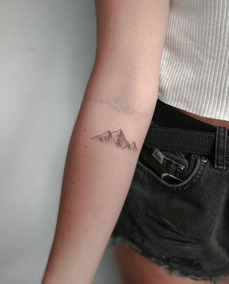 Banff Mountain Tattoo, Fineline Mountain Tattoo, Banff Tattoo, Hiking Tattoos For Women, Minimal Mountain Tattoo, Tattoo Berge, Switzerland Tattoo, Edelweiss Tattoo, Moutain Tattoos