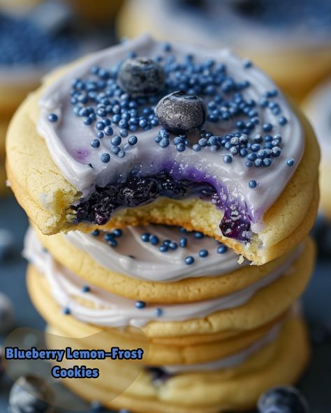 Patisserie, Frost Cookies, Blueberry Cheesecake Cupcakes, Cookie Frosting Recipe, Sweet Sushi, Grinch Decorations, Blueberry Cookies, Lemon Frosting, Blueberry Desserts