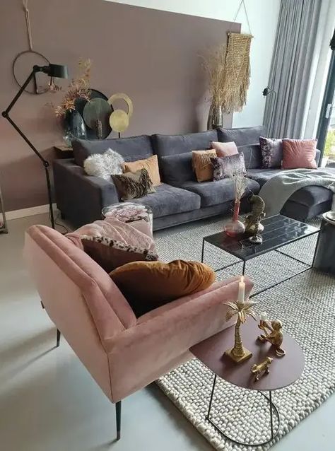 46 Sophisticated Mauve Home Decor Ideas - Shelterness Grey And Pink Living Room, Blush Pink Living Room, Pink Living Room, Diy Bathroom Decor, Living Room Decor Apartment, Living Room Grey, Design Case, Accent Chair, Room Interior