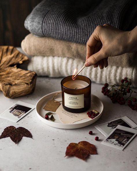 Candle Photography Inspiration, Hygge Candles, Candle Photography Ideas, Candle Photoshoot, Composition Photo, Candle Picture, Soya Mumu, Autumn Candle, Candles Photography