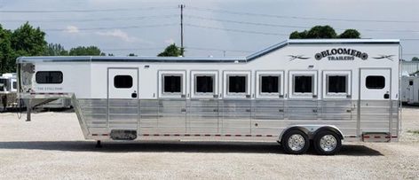 2019 Bloomer 6H Trainer Trailer, Huge Side Tack & Pod Bloomer Horse Trailers, Bloomer Trailers, Leaf Ideas, Luxury Horse, Horse Trailer Living Quarters, Funny Horse Videos, Camping Usa, Dream Trucks, Trailer Living