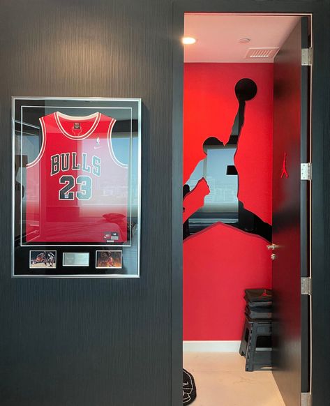 A framed signed Jordan jersey outside the Jordan room #AirJordan #Jordans #jordan1addict #AJ1 #sneakerhead Camera Decor, Ball Room, Jordan Jersey, Teen Bedroom, Boy's Room, Bed Design, Sneaker Head, Shadow Box, Air Jordan