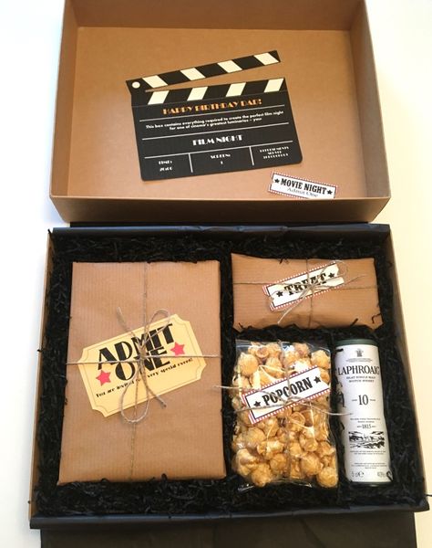 Gift Box Themes, Movie Gift Box Ideas, Movie Gifts Ideas, Themed Box Gifts, Gift Box Ideas Chocolate, Movie Night Gift Box Ideas, Movie Date Box Gift Ideas, Movie Themed Gifts, Film Gift Ideas