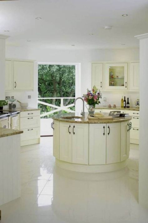 ROUND KITCHEN ISLAND IDEAS – Round kitchen island models provide a cool option at the quickest way. This becomes a simple variation to rectangular or ... Kitchen Islands For Sale, Round Kitchen Island, Kitchen Decor Trends, Contemporary Kitchen Island, Contemporary Kitchen Remodel, Kitchen Island With Sink, Kabinet Dapur, Farmhouse Kitchen Island, Round Kitchen