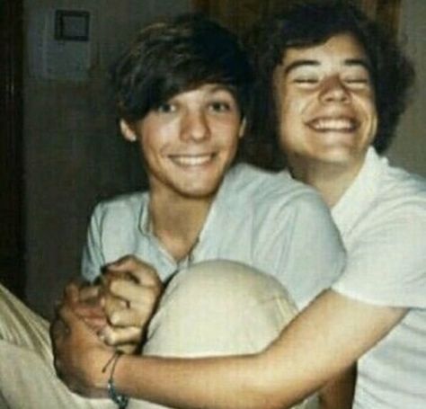 Larry stylinson One Direction Fotos, Four One Direction, Princess Parking, Larry Shippers, One Direction Photos, I Believe In Love, Louis And Harry, One Direction Pictures, 1d And 5sos