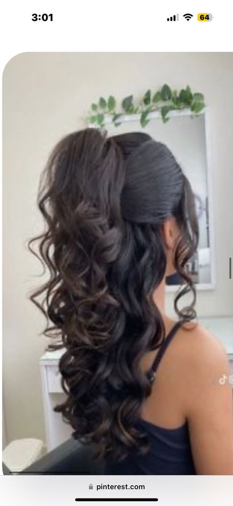 Simple Prom Hair, Quinceanera Hairstyles, Quince Hairstyles, Short Hair Cuts For Women, Ponytail Hairstyles, Prom Hair, Quince, Quinceanera, Wavy Hair