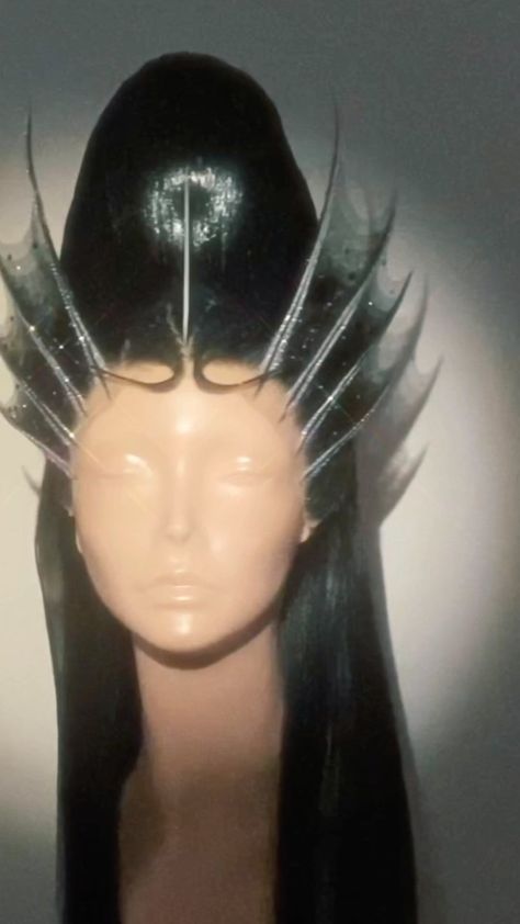 Mermaid Wig Hairstyles, Siren Cosplay Mermaid, Webbed Ears Mermaid, Siren Fashion Mermaid, Siren Claws, Deep Sea Creature Costume, Scary Siren Makeup, Goth Mermaid Aesthetic, Dark Siren Costume Halloween