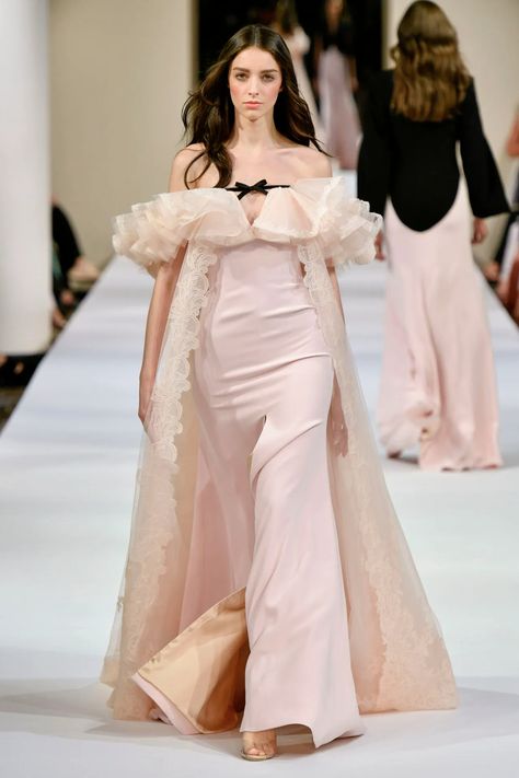 Wedding Dresses Chiffon, Alexis Mabille, Runway Fashion Couture, Wedding Dress Chiffon, Dresses Chiffon, Best Wedding Dresses, Mode Inspo, Fall 2018, Looks Vintage