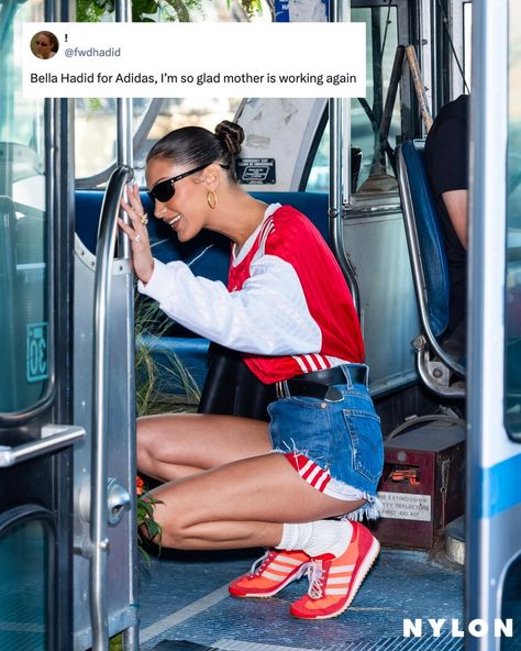 Style maven @bellahadid is back on the streets, baby! The model stepped out in New York today for her new @adidasoriginals collab in what appears to be two pairs of shorts — but is actually an extra-long jersey tucked into her bottoms and pulled down past the frayed hemline of her Daisy Dukes. Her mind... [Getty] Model Off Duty Style 90s, Workout Outfits Aesthetic, Model Off Duty Aesthetic, Bella Hadid Photos, Summer In Nyc, Adidas Sl 72, Bella Hadid Street Style, Corps Idéal, Off Duty Outfits