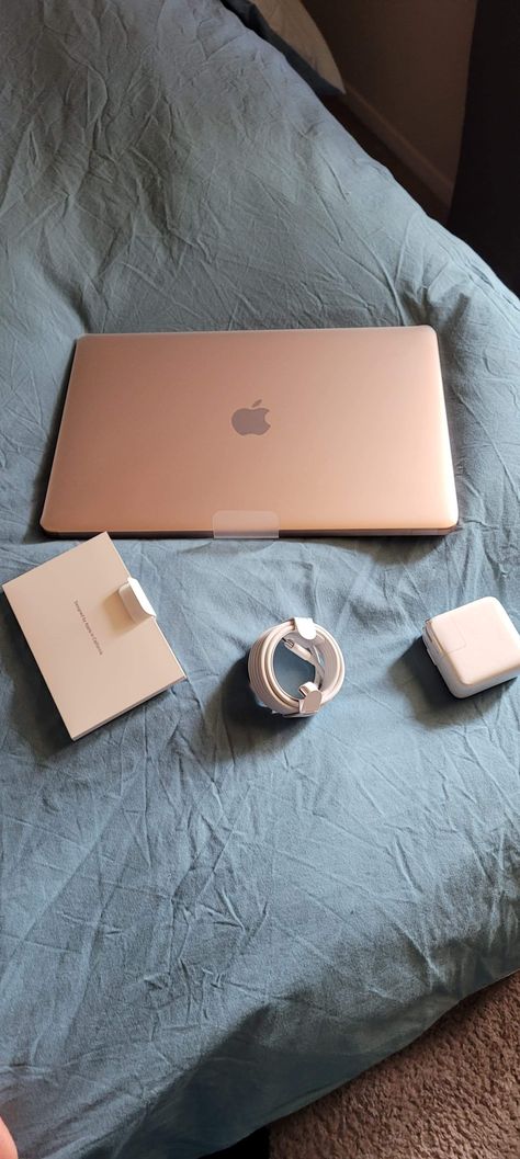 Macbook Air M1 #apple #macbook #rosegold Macbook Air 2022 Aesthetic, New Macbook Air 2022, Rose Gold Apple Laptop, New Macbook Aesthetic, Macbook Air M2 Starlight Aesthetic, Rose Gold Macbook Aesthetic, Nootbook Apple, Gold Macbook Air Aesthetic, Macbook Air M1 Gold