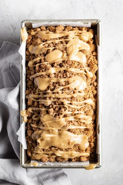 Pumpkin Bread with Streusel Topping | Browned Butter Blondie | Just when you thought you didn’t need another pumpkin loaf recipe, in walks this brown butter pumpkin bread with streusel topping. It’s super moist, perfectly spiced and the crunchy brown sugar crumble and sweet maple glaze are a match made in heaven. Pumpkin bread never looked better! Pumpkin Bread With Streusel Topping, Pumpkin Bread With Streusel, Recipes For Pumpkin, Maple Icing, Moist Pumpkin Bread, Pumpkin Loaf, Gateaux Cake, Browned Butter, Loaf Recipes