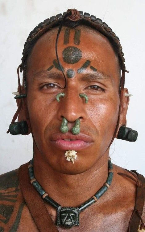 Apocalypto Movie, Mexico People, Mayan People, Aztec Civilization, Colombian Art, Aztec Culture, Mayan Art, Aztec Tattoo, Aztec Warrior