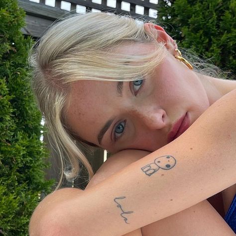 Bridget Brown, Blonde Tattoo, Browning Tattoo, Lauren Asher, Ig Feed, Minimal Tattoo, Blonde Girl, Cute Tattoos, Book Aesthetic