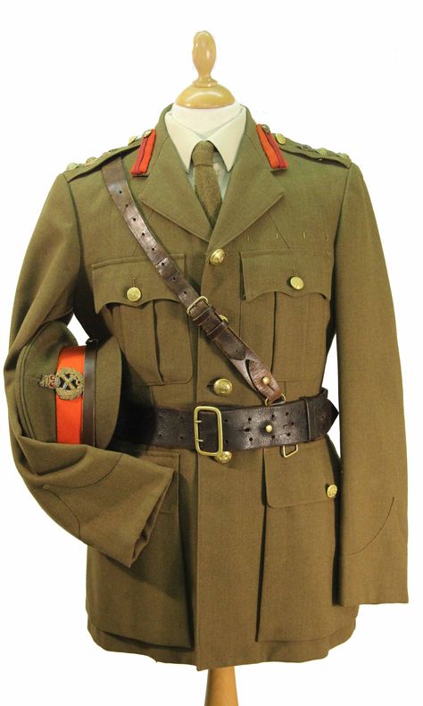 Sam Browne Belt, Matthew Crawley, Military Dress Uniform, British Army Uniform, Wwii Uniforms, Army Uniform, Clothing Details, Fancy Dress Costumes, British Army