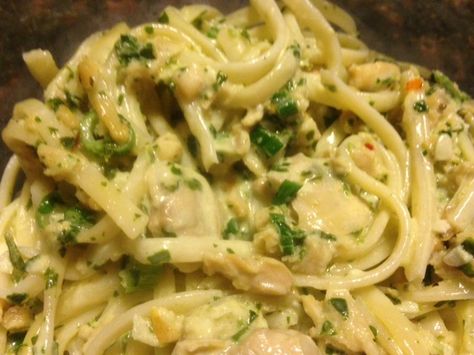 Creamy Clam Sauce, Clam Linguine Recipe Creamy, Creamy Clam Sauce Linguine, Clam Alfredo Pasta, Clams And Linguine White Wine, Linguine Recipes Easy, Alfredo Sauce Recipe Easy Heavy Cream, Linguine With White Clam Sauce, Clam Linguine