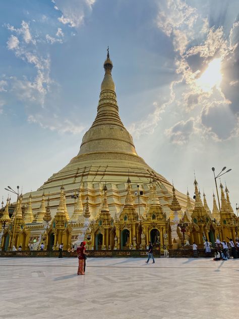 Shwedagon Pagoda 📍Q4XX+CR Yangon, Myanmar (Burma) Shwedagon Pagoda, Yangon Myanmar, Buddha Life, New Photo Style, Anime Soul, Yangon, Photo Style, Buddhist Temple, Beautiful Nature Wallpaper