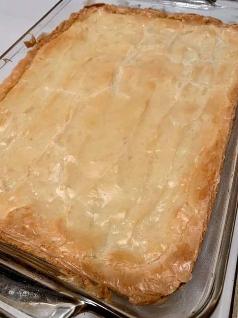 Ooey Gooey Bars recipe Ooey Gooey Butter Bars, Butter Cake Bars, Ooey Gooey Cake, Butter Biscuits Recipe, Cake Mix Bars, Yellow Cake Mix Recipes, Ooey Gooey Bars, Ooey Gooey Butter Cake, Boxed Cake Mixes Recipes