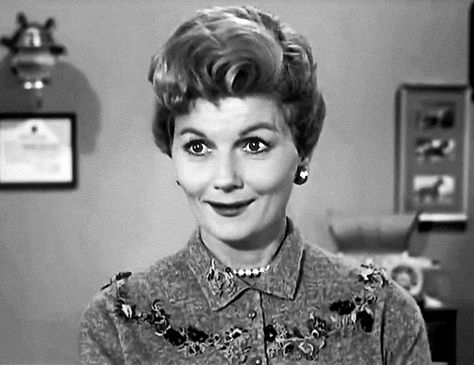 Barbara Billingsley, June Cleaver, Leave It To Beaver, Behind The Screen, Life Questions, Fade Out, Secrets Revealed, Pearl Necklaces, Yahoo News