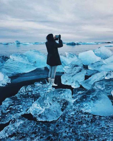 Diamond Beach Iceland, Places In Iceland, Iceland Pictures, Iceland Vacation, Diamond Beach, Best Trip, Most Instagrammable Places, Around The World In 80 Days, Visit Iceland