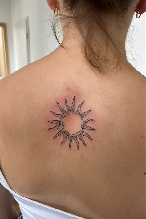 Sun Tattoo Back Of Arm, Big Sun Tattoo On Back, Sun Tattoo On Back, Sun Tattoo Placement, Rays Of Sunshine Tattoo, Sun Tattoo Shoulder, Boho Sun Tattoo, Sun Back Tattoo, Sunshine Tattoo