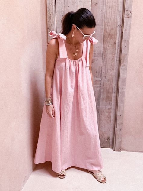 Linen Style Fashion, Pink Linen Dress, Fashion Director, Ibiza Outfits, Holiday Wardrobe, Looks Chic, What To Pack, Linen Dresses, Linen Dress