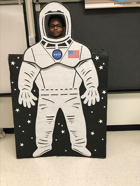 Astronaut Photo Booth created by my husband Sauide School Photo Booth Ideas, Astronaut Photo, Science Exhibition Ideas, Space Classroom, School Art Activities, Diy Space, Kerala Mural Painting, Space Party, School Photos