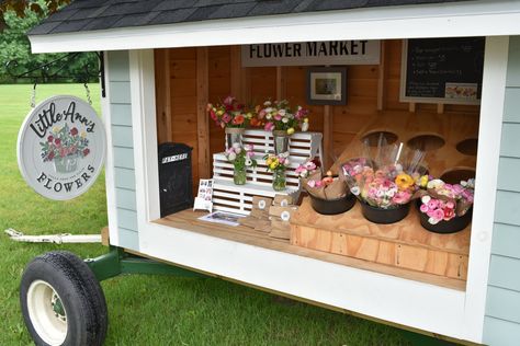 Little Ann's Flowers Flower Stand Sign, Flower Stand Diy, Diy Flower Cart, Flower Stand Ideas, Diy Flower Stand, Roadside Flower Stand, Farmstand Ideas, Bramble Hedge, Spring Containers