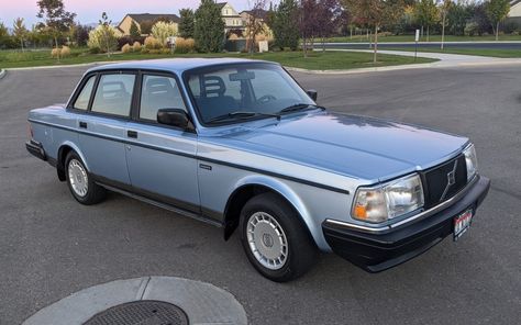 Normal Cars, Volvo 240, Volvo Cars, Pretty Cars, Car Loans, Barn Finds, Whips, East Coast, New Cars