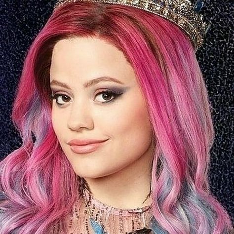 Sarah Jeffery Icons, Audrey Descendants, Descendants Pictures, Descendants Costumes, Descendants Characters, Sarah Jeffery, Mal And Evie, Disney Descendants 3, Character Makeup