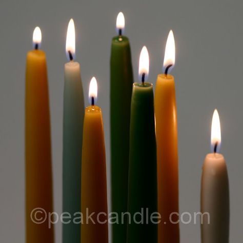 How to make tapered candles Pioneer Living, Candle Making Instructions, Candle Making Tutorial, Dipped Candles, Candle Making For Beginners, Candle Dipping, Hand Dipped Candles, Candle Diy, Beeswax Taper Candles