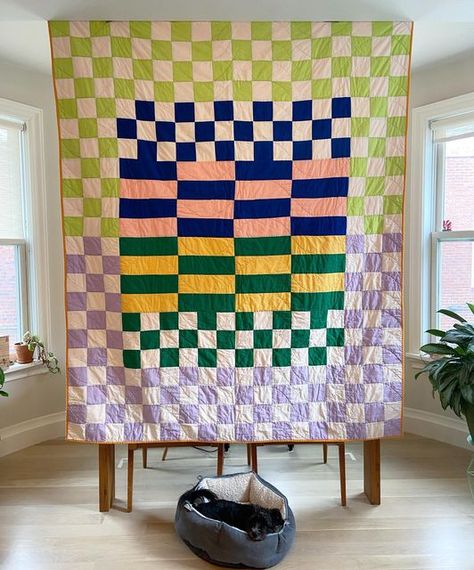 Very Easy Quilt Patterns, Modern Patchwork Quilt, Klimt Quilt, Quilt Modern Minimalist, Klimt Quilt Patterns, Minimal Quilt, Retro Quilt Mid Century, Easy Beginner Quilt, Quilt Patterns For Beginners