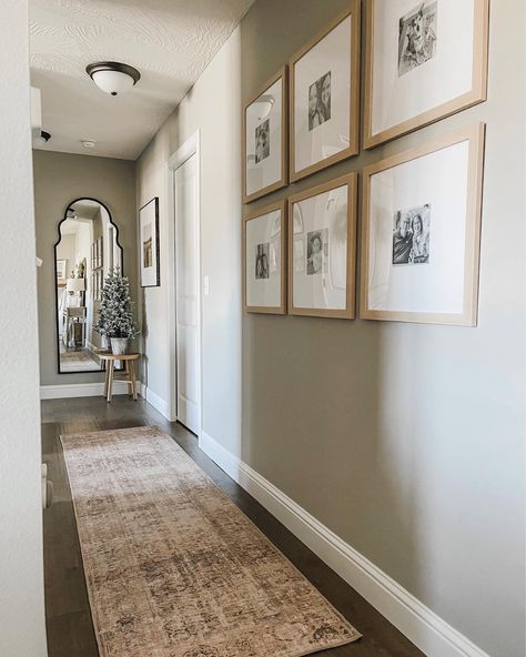 Narrow Hallway Decorating, Hal Decor, Decor Wallpaper, Home Entrance Decor, Ideas Living Room, Aesthetic Home, Decoration Inspiration, Decor Aesthetic, Entry Way