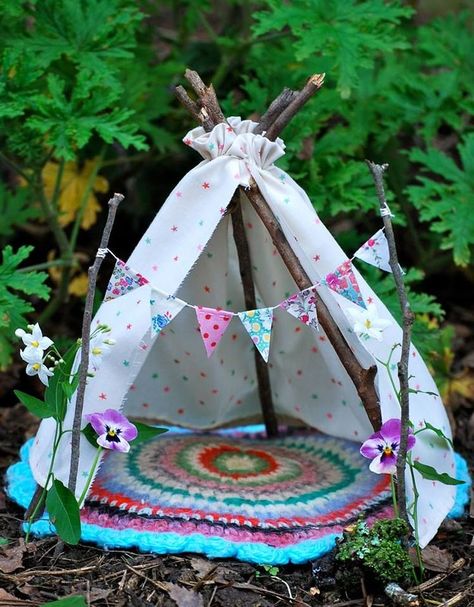 Miniature Fairy Garden Tent Fairy Tent, Garden Furniture Design, Fairy Garden Furniture, Fairy Garden Designs, Fairy Garden Crafts, Fairy Furniture, Mini Fairy Garden, Fairy Crafts, Magical Fairy